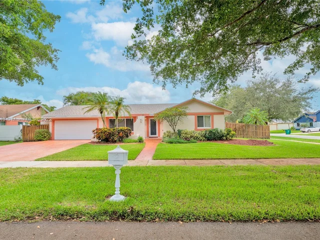 5842 SW 117th Ave, Cooper City FL 33330