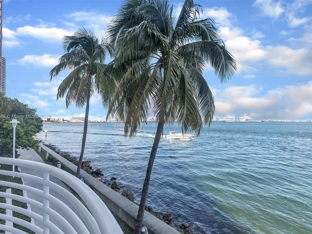 800 Claughton Island Dr # 1204, Miami FL 33131