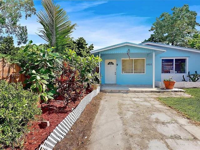 1820 NW 70th St, Miami FL 33147