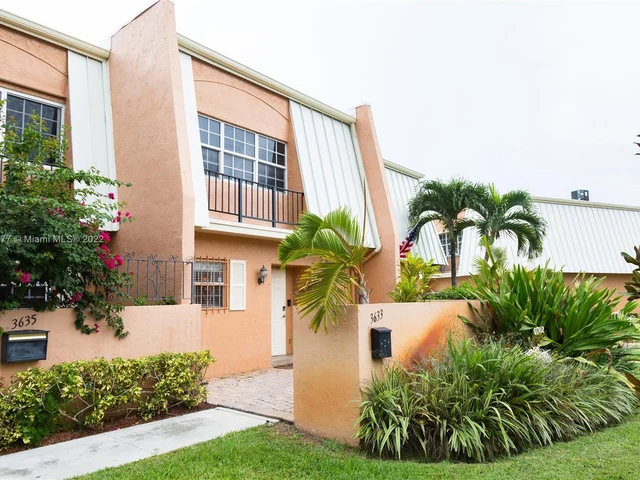 3633 Citrus Trce # 3, Davie FL 33328