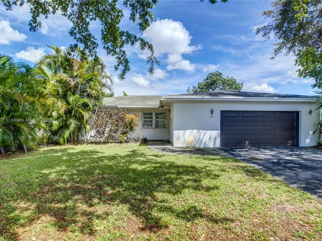 5015 Mckinley St, Hollywood FL 33021