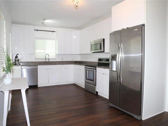 1420 Pennsylvania Ave # 201, Miami Beach FL 33139