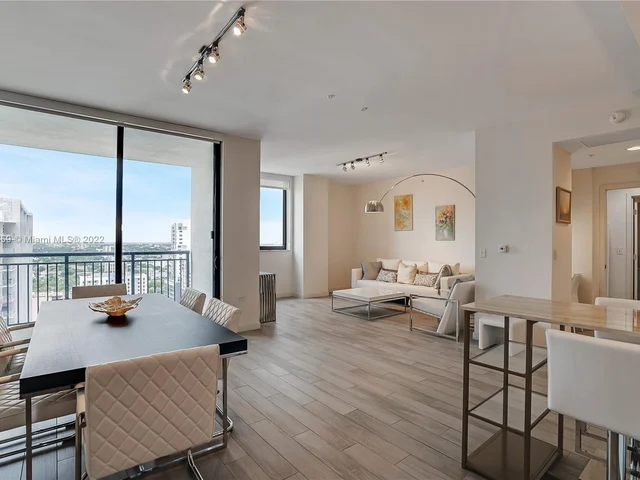 999 SW 1st Ave # 2206, Miami FL 33130