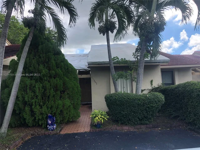 11547 SW 90th St, Miami FL 33176