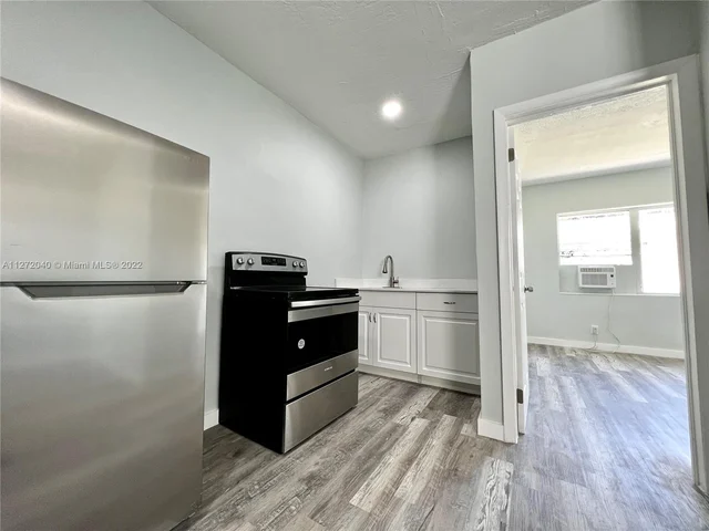 806 NW 7th Ter # 20, Hallandale Beach FL 33009