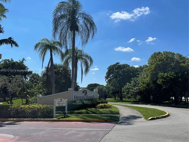 241 SW 84th Ave # 103, Pembroke Pines FL 33025