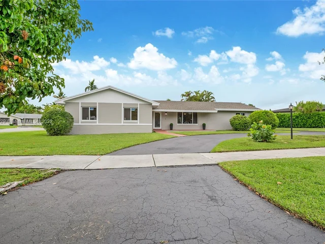 17440 SW 89th Ave, Palmetto Bay FL 33157