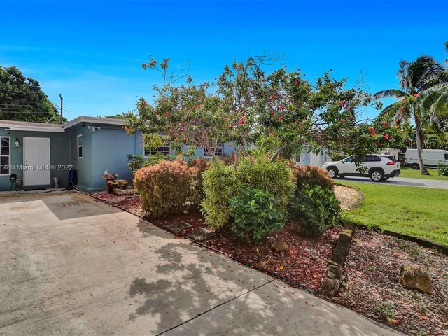 2562 NW 62nd Ave, Margate FL 33063