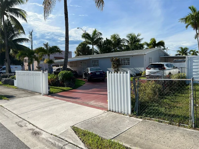 1191 W 53rd St, Hialeah FL 33012