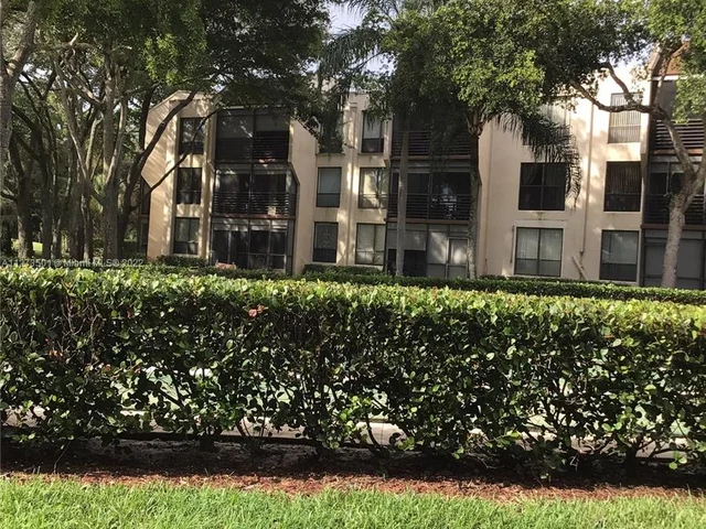 6701 N University Dr # 303, Tamarac FL 33321