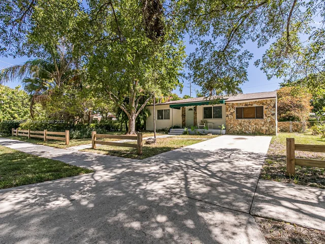 1504 Fletcher St, Hollywood FL 33020