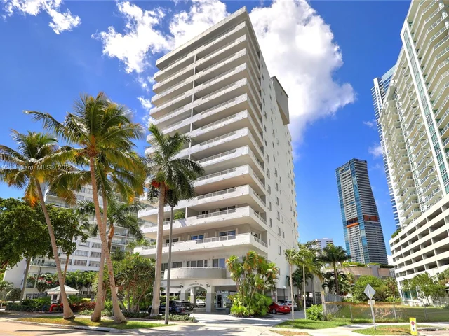 1402 Brickell Bay Dr # 403, Miami FL 33131