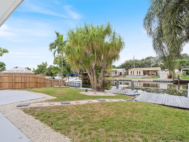 2615 Sherman St, Hollywood FL 33020