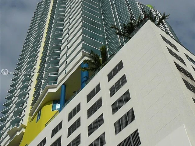 185 SW 7th St # 3206, Miami FL 33130