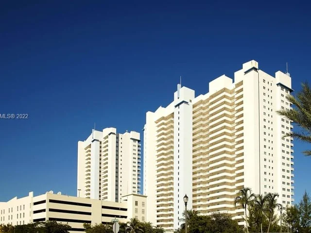 14951 Royal Oaks Ln # 2405, North Miami FL 33181