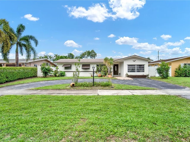 4212 Taft St, Hollywood FL 33021