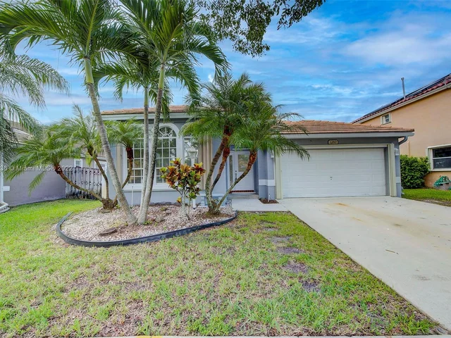 1260 NW 144th Ave, Pembroke Pines FL 33028