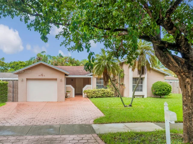 5761 NW 192nd St, Hialeah FL 33015