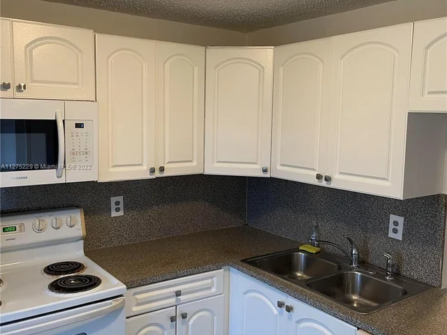 1201 NE 191 Street # 318, Miami FL 33179