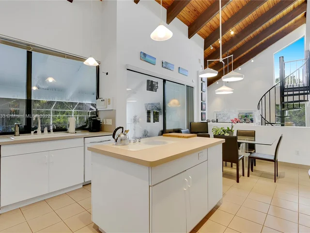 7605 SW 160th Ter, Palmetto Bay FL 33157