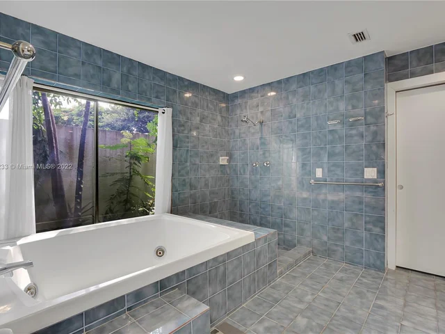 7605 SW 160th Ter, Palmetto Bay FL 33157