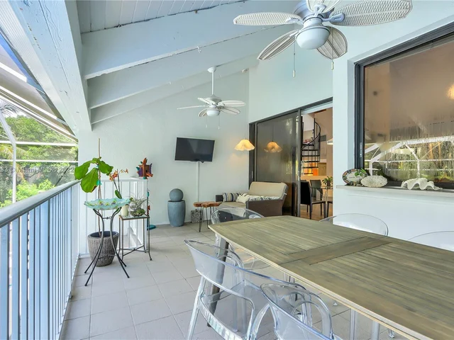 7605 SW 160th Ter, Palmetto Bay FL 33157