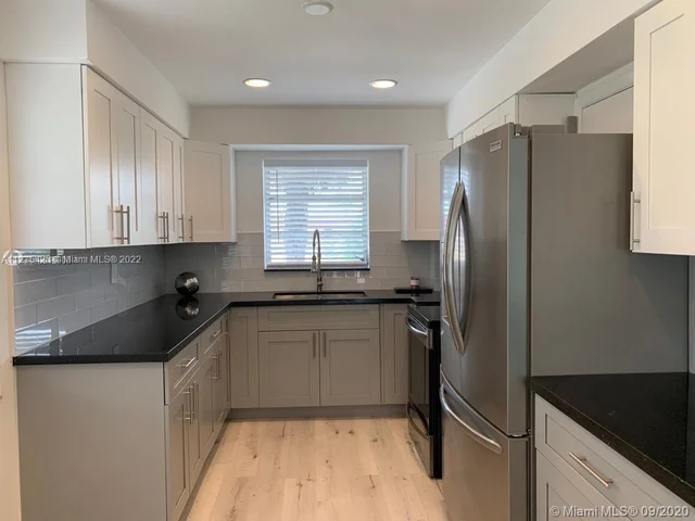 1530 NE 191st St # 346, Miami FL 33179