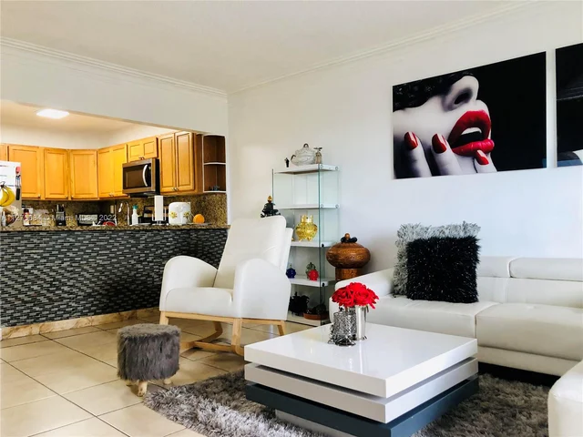 6950 W 6th Ave # 521, Hialeah FL 33014