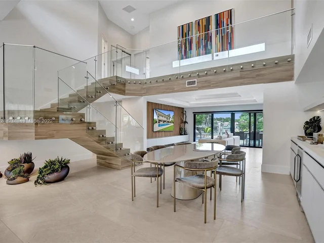 2361 Bayview Ln, North Miami FL 33181