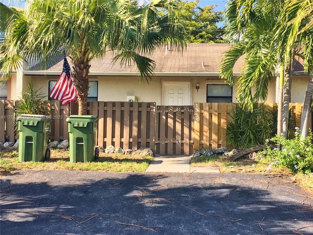 1333 Woodpecker St # 1333, Homestead FL 33035