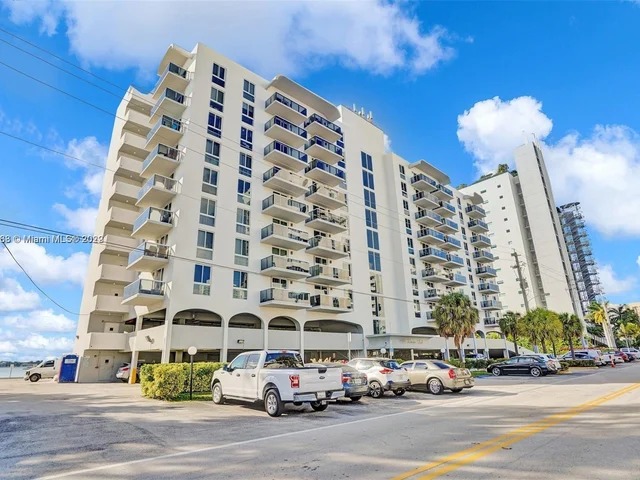 7928 West Dr # 601, North Bay Village FL 33141