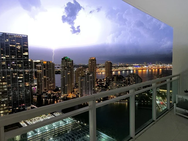 950 Brickell Bay Dr # 3904, Miami FL 33131