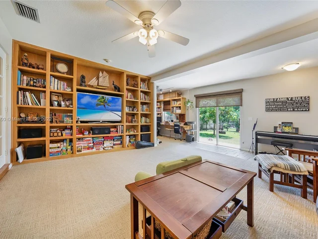 804 NW 8 st, Boynton Beach FL 33426