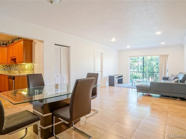 7915 SW 104th St # G202, Miami FL 33156