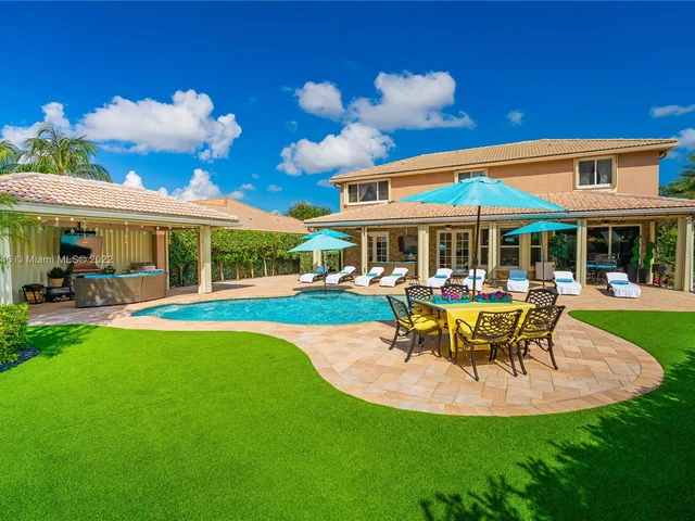 16216 Mariposa Cir N, Pembroke Pines FL 33331