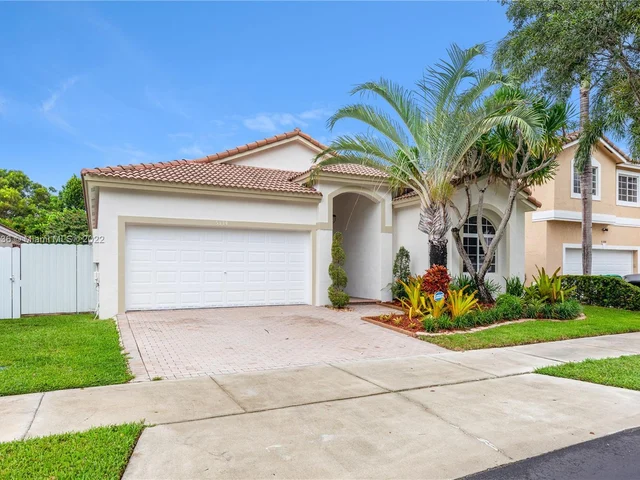 5334 NW 111th Ct, Doral FL 33178