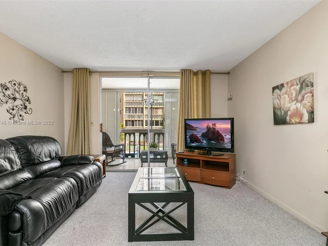 301 NE 14th Ave # 204, Hallandale Beach FL 33009