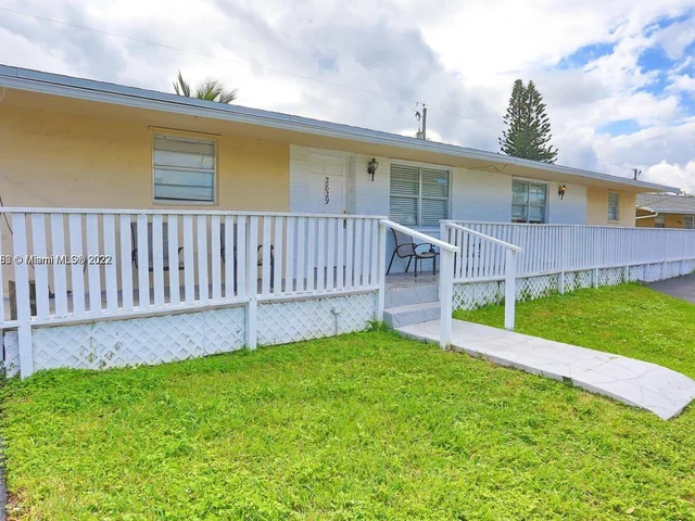 2829 Duke Ln, Delray Beach FL 33445