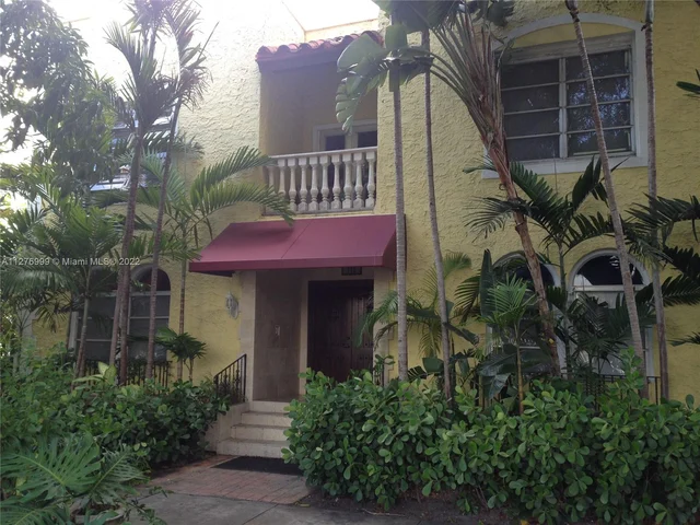 712 SW 56 AV # 2, Coral Gables FL 33134