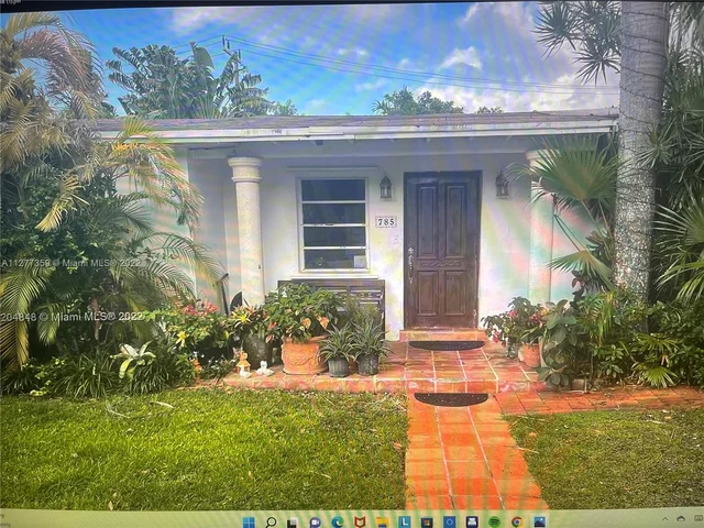 785 Fernwood Rd, Key Biscayne FL 33149