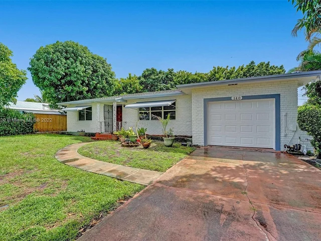 140 SE 27th Place, Boynton Beach FL 33435