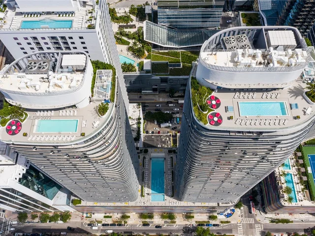 55 SW 9th St # 1109, Miami FL 33130