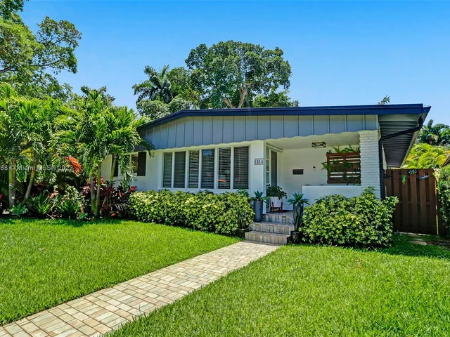 1314 Tyler St, Hollywood FL 33019