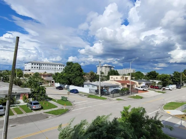 460 E 23rd St # 213, Hialeah FL 33013