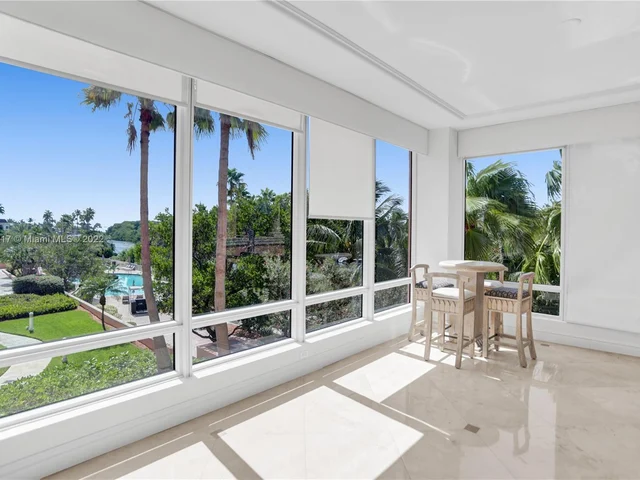 60 Edgewater Dr # 3A, Coral Gables FL 33133