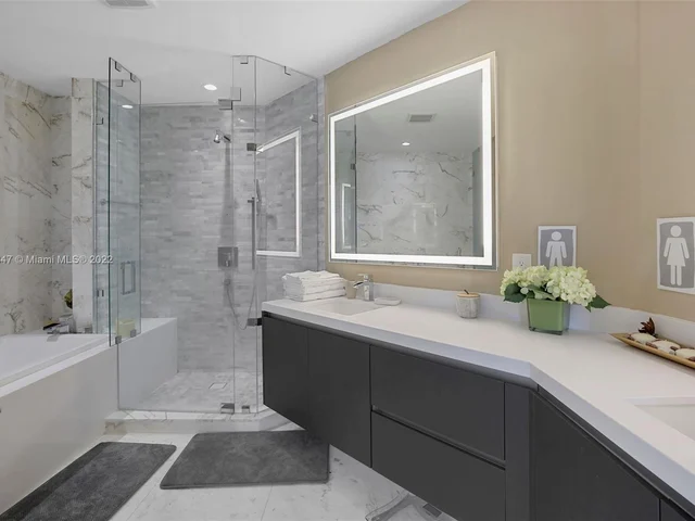 851 NE 1st Ave # 3907, Miami FL 33132