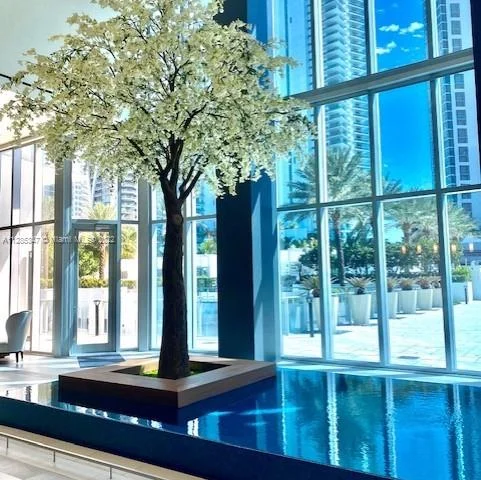 851 NE 1st Ave # 3907, Miami FL 33132