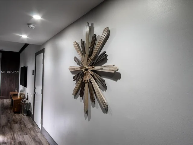 610 8th St # 101, Miami Beach FL 33139