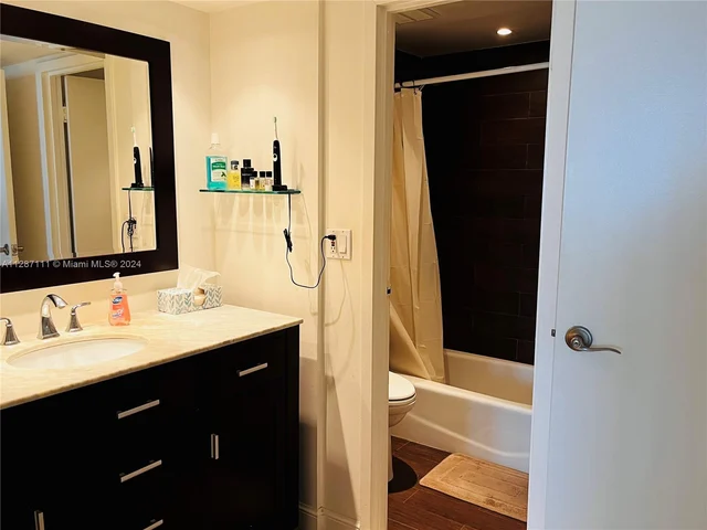 100 Bayview Dr # 611, Sunny Isles Beach FL 33160