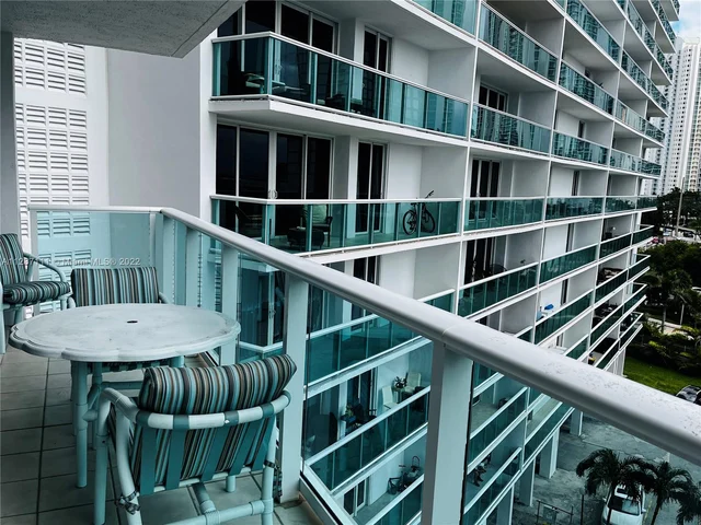 100 Bayview Dr # 611, Sunny Isles Beach FL 33160